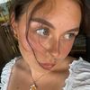 alexis_rose_11