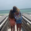 brae_loves_the_beach