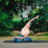 Cô giáo 1m49 dạy Yoga