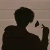غَـريب.؟