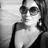 mela_nia_