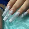 bere_alfaro_nails_lashes