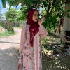Mbak R