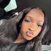 👩🏽‍🍼