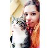 luana_and_cats