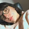 zoepose19