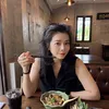 opor_eating