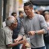 Ronaldo Helping