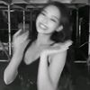 jennie_blink40