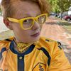 yellowglassesgirl_