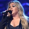 kelly.clarkson380
