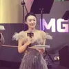 陈chen依依