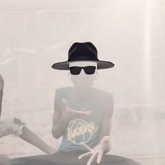 user1806840036125