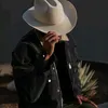 h.i_r0