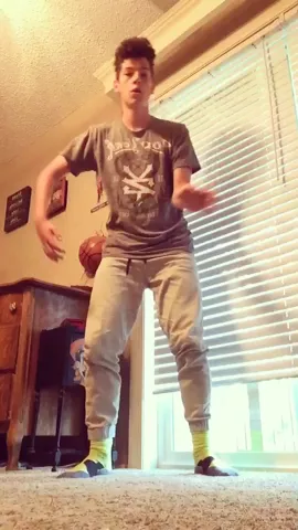 We don't talk anymore #featureme #dance #musical.ly