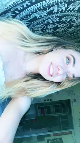 Aye papi 💓 Turn on my bell to not miss any of my videos 💛 How was your day? #FeatureThis #Transitioner