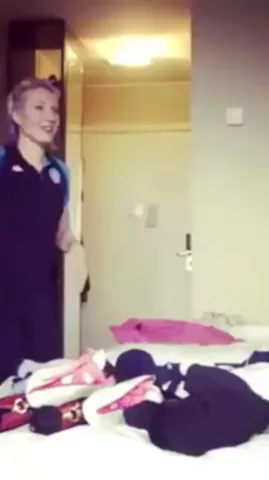 How our #athletes dance pt.1! 💃 #Right ➡️ #Left ⬅️ #SlideChallenge #ItaliaTeam #FuocosulGhiaccio #EURep
