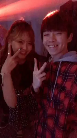 代表Tiktok去洛杉磯趴踢！你認出誰？@옐언니  #musically #makeeverysecondcound #跟著節奏秀