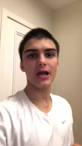 eu amanha na aula kkkkkkkkkkkkkkkkkkk cada k é uma hora que eu durmo na sala