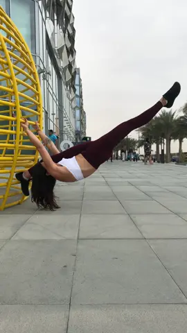 Sometimes you just gotta stretch it out #flexibility #splits #russiansplit