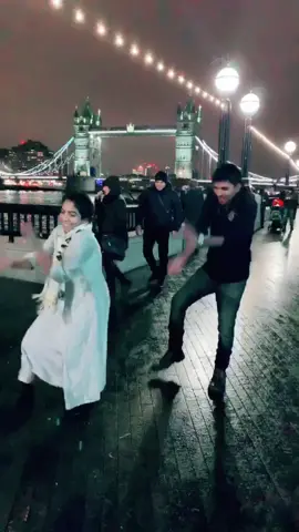 #Dance in London Bridge❤️ #tamilsong #danceinpublic #foryou #tiktoktamil #foryoupage #tiktokindia ❤️