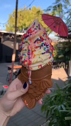 Japanese Fish-cone Ice Cream🍦/ #taiyaki #icecream #softserve #yummy #dessert #desserts #sprinkles