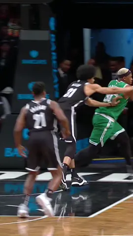 Jaylen Brown with the left hand!