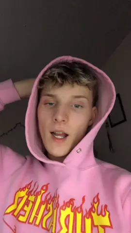 if you dont have a ring light and if you have a smart tv , use youtube and search “white screen” 💞