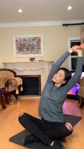 Never forget the #arms! They need love too 🥰 #strech #Fitness #ad