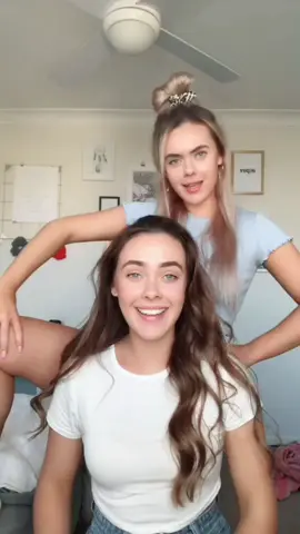Tap to see what mood you pause on 😝 send it to us on insta 😎 #foryou #viral #twins #foryoupage