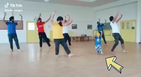 ##tiktok #foryou #bhangra#classes#dubai #contact#@sukh_sangra #@sandeeplakhvir