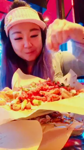 Who love fries? #frechfries#fries#eat#food#lovefood#foryou#tiktokfood#eating#asmr#mukbang#morefood