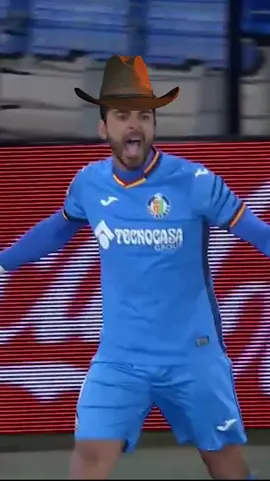 LUSH LOB from Indiana “Angel” Jones! 💙🤠 #LaLiga #LaLigaSantander #Getafe #Angel #Football #Soccer