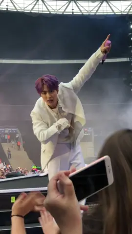 #김석진 #진 #JIN #KimSeokJin #BTS #방탄소년단 #speakyourselftour #BTSinLondon  #BTSatWembley