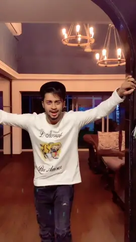 Tere samne ajane se ❤️🙌🏻 #teamhk #expressionboi