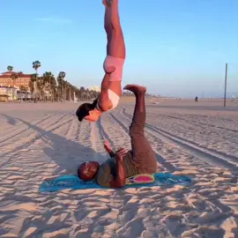 Make fitness fun! Find a friend and start moving together 💜 #movement #foryoupage #entertainment