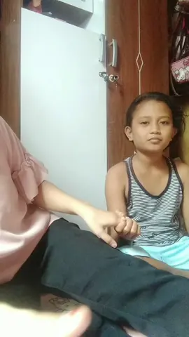 mati dah ponakan gue rambutnya ketarik😂