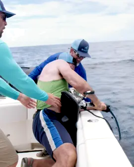 Massive fish pulls 270lb Devon Larratt off his feet!! #thatmademyday #summerpranks #fishing