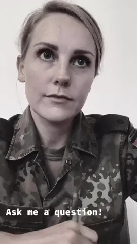 💁🏼‍♀️ #soldatin  #bundeswehr  #army #germany #foryourpage 👠🥾🙋🏼‍♀️ #boss