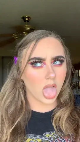 Tutorial time!! I’m obsessed with this 😍 #makeuptutorial #foryoupage