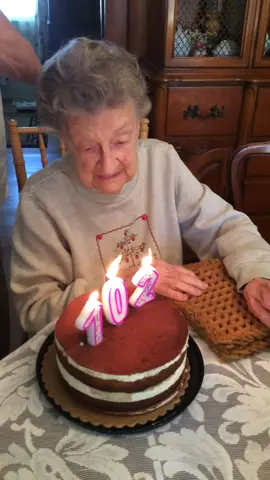 I hope I’m this funny at 102. Ladies a LEGEND #grandparentsday