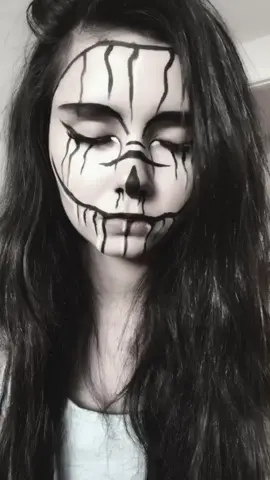 #makeup #facepaint #trippy #robotic #spooky cute or creepy? Lemme know 💀🖤🖤🖤🖤🖤🖤🖤🖤🖤🖤🖤🖤🖤