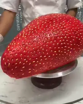 This cake looks amazing but did anyone else’s trypophobia kick in 😭😭 #foryou #satisfying #Foodie
