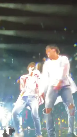 That “BRRRRRRR” at the end though whewww 🔥 #taekook #taehyung #jungkook #bts #speakyourselftour