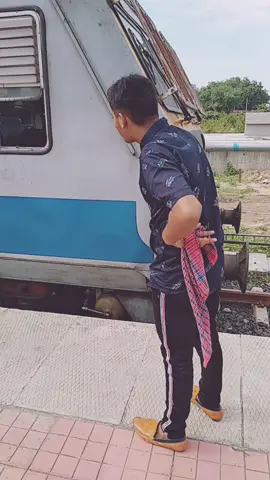 oh 🚆 train vale bhaiyya#trainchallenge #1millionaudition #train #foryoupage