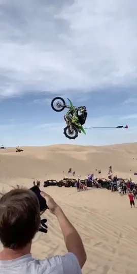 What’s more fun than riding dirt bikes with your homies🤔??? #glamis #dirtbike #fyp #foryoupage