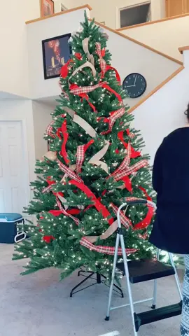 Christmas tree decor #holiday #holidaydecor #christmastree #holidayseason