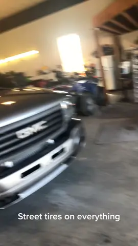 Street tires on a truck and dirt bike? 🤦‍♀️ #fyp #foryou #duramax #liftedtrucks #rollcoal