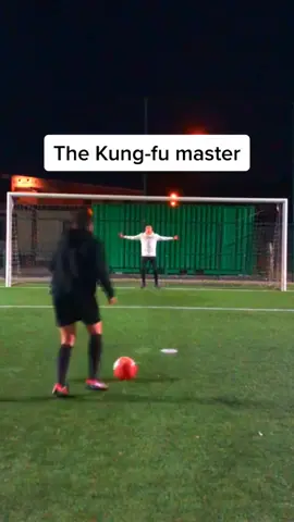 Who is the best GK in the world right now? 👀 #fyp #Soccer #soccerboy #fypage #foryou #foryoupage #foryouppage #viral #trend #song #feature #4u#futbol