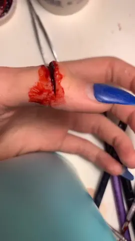 I was trying to do an avulsed thumb but it didn’t really work 🙃#makeup #sfx #fyp